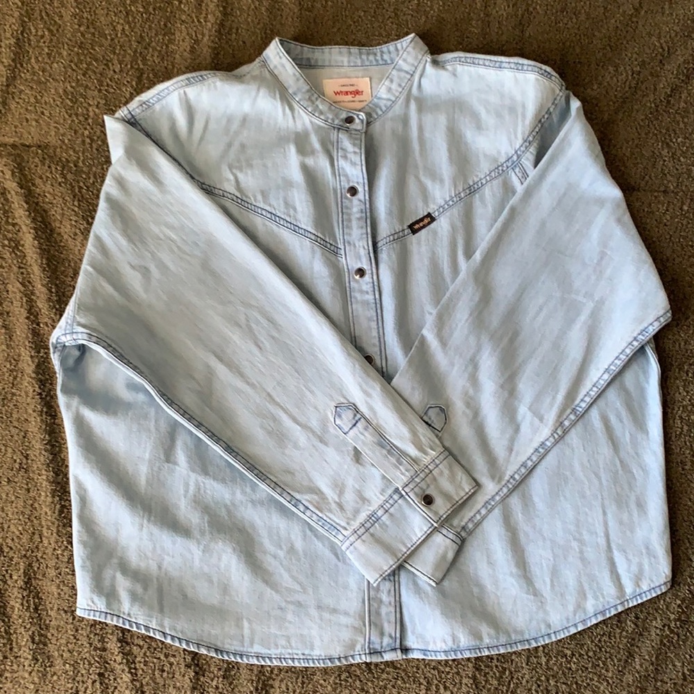 Used Wrangler button up shirt
